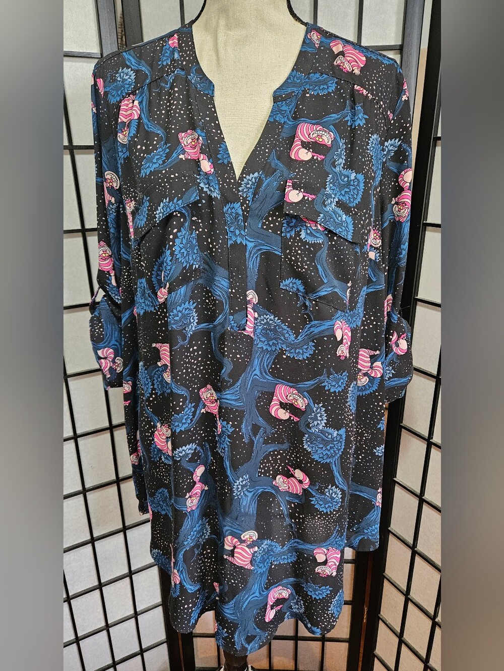 Torrid 1 1X Disney Alice In Wonderland Chesire Cat Harper Blouse